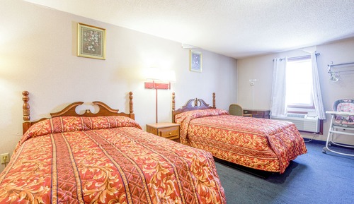 3 Full Beds Non-Smoking