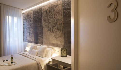 Triple Room (Arazzi)