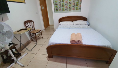 Dorama Private Room 2 wifi free shared toilet ( UNA CAMA MATRIMONIO INDIVIDUAL)CON VISTA