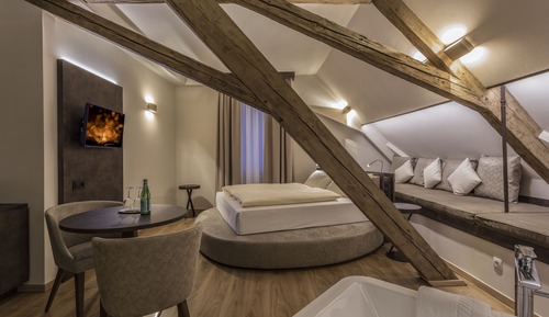 Deluxe Suite, Ensuite, City View (Hochzeits Suite)
