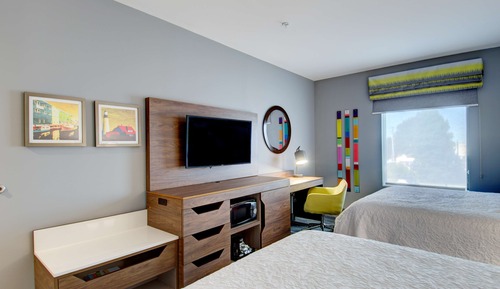 Room, 2 Queen Beds, Accessible (Roll-In Shower)