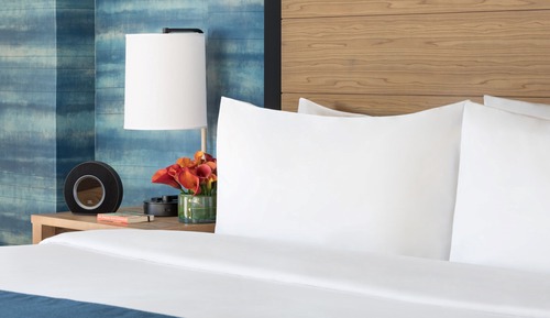 Deluxe Room, 1 King Bed