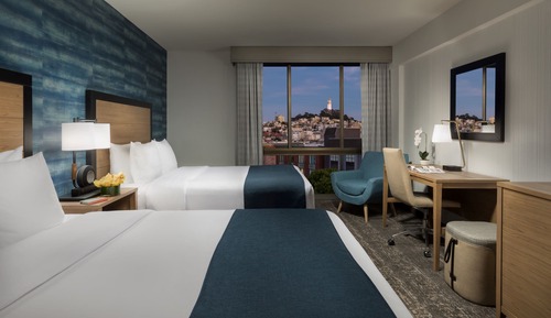 Room, 2 Queen Beds, City View
