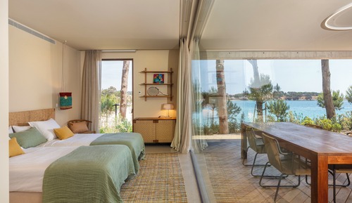 Three-Bedroom Apartment with Balcony and Sea View