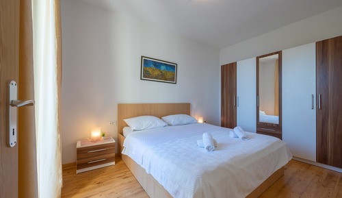 Apartment (A2)