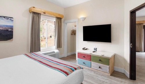 Luxury Suite, 1 King Bed with Sofa bed
