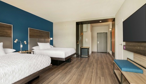 Room, 2 Queen Beds, Accessible, Bathtub