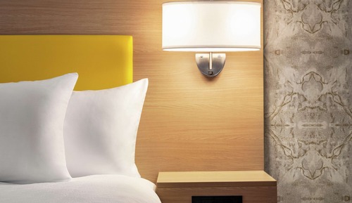 Suite, 1 King Bed, Accessible, Bathtub
