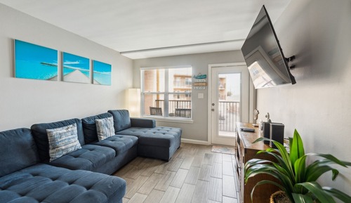 Condo, 2 Bedrooms