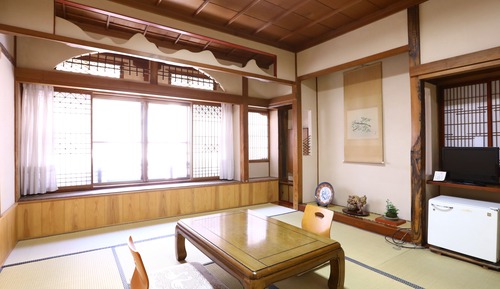 Japanese Style Room, Shared Bathroom, along the Hot Spring Street