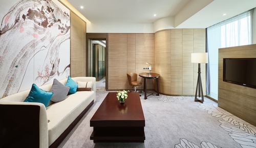 Suite, 1 King Bed, Business Lounge Access