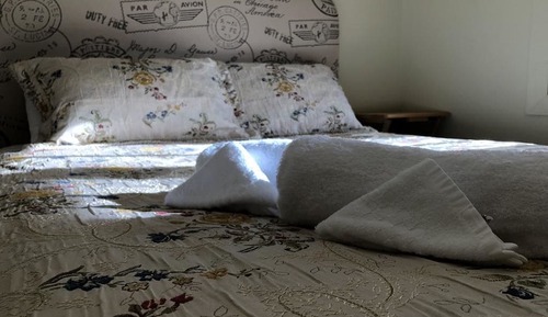 Queen Eco Cottage