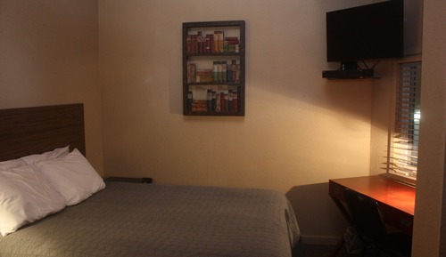 Economy Room (204)