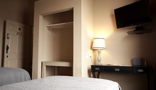 Economy Room (203)