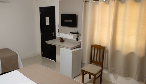 Room, Garden View