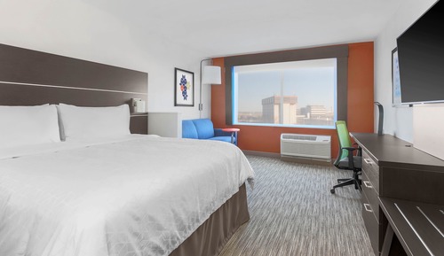 Single Room, 1 King Bed, Mobility Accessible (Accessible Tub)