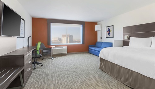 Suite, 1 King Bed, Hearing Accessible