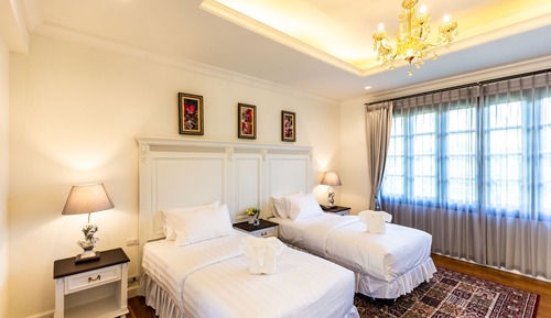 Luxury Twin Room, Ensuite, Pool View