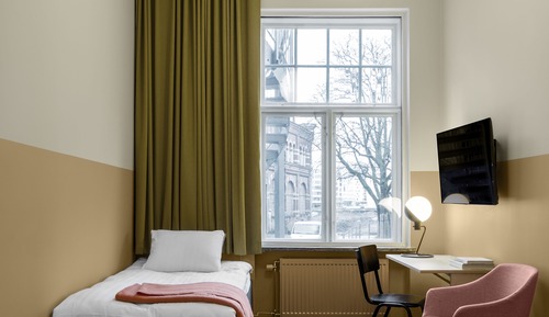 Studio, 1 Twin Bed