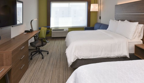 Suite, Multiple Beds, Accessible Bathtub (Communications, Mobility)