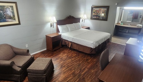 Executive Room, 1 King Bed, City View