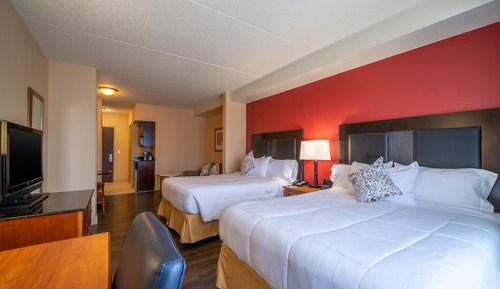 Deluxe Suite, 2 Queen Beds, Non Smoking, Microwave