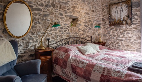 Double Room (Grenache)