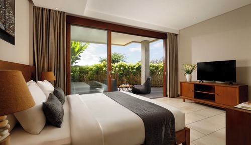 Three Bedroom Luxury Pool Villa with Ocean View