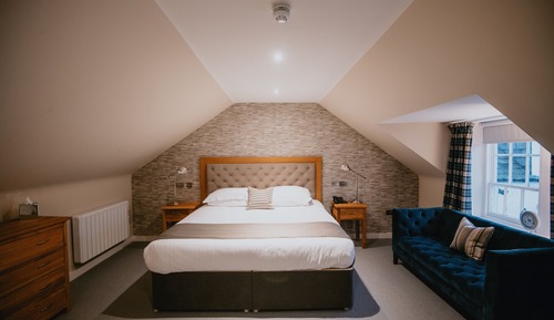Upper Mews (located in Hotel Courtyard)