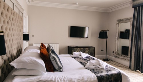 MacDonald Suite