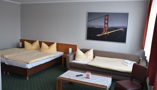 Standard Suite, Private Bathroom, Courtyard View (Standard Familienzimmer)