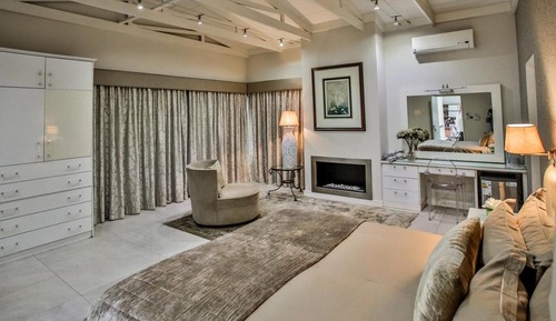 Premier Room