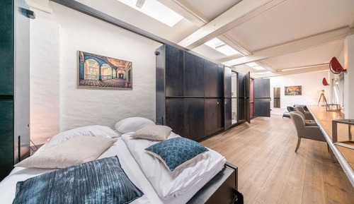 Apartment (Blauer Raum)