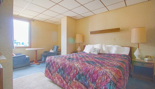 Room, 1 King Bed, Kitchenette