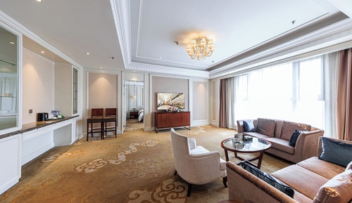 Deluxe Suite