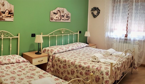 Triple Room, Pool View (103)