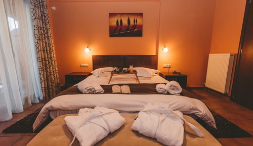 Suite, Fireplace, Mountain View