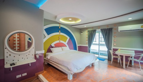 Deluxe Room, 1 King Bed, Non Smoking, Garden View
