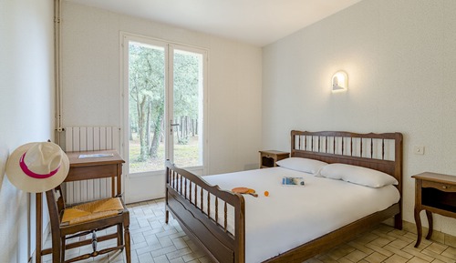 Room, Multiple Beds, 2 Bathrooms