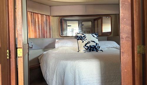 Studio Suite, River View