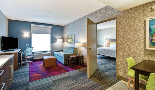 Suite, 1 King Bed, Accessible, Bathtub (Mobility & Hearing)
