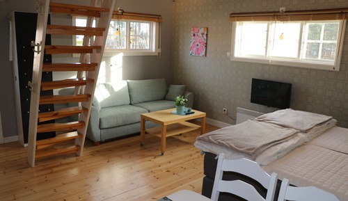 Cabin (6 beds, private bathroom)