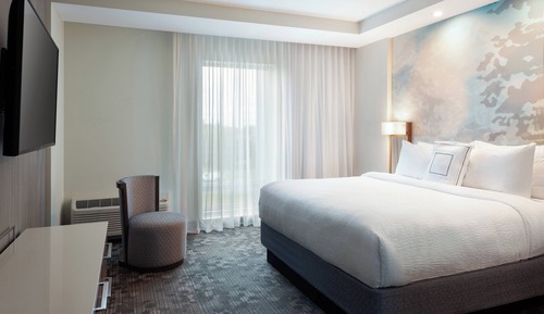 Suite, 1 Bedroom (Mobility/Hearing Accessible, Tub)