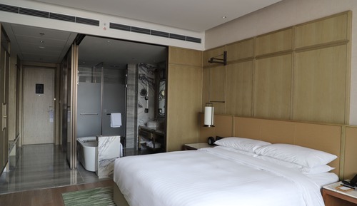 Club Room, 1 King Bed