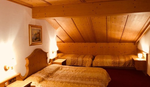 Classic Triple Room, Balcony, Mountain View