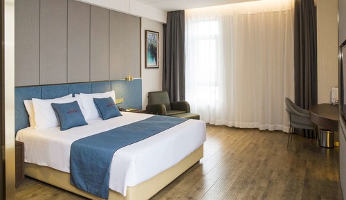 Superior Room, 1 King Bed