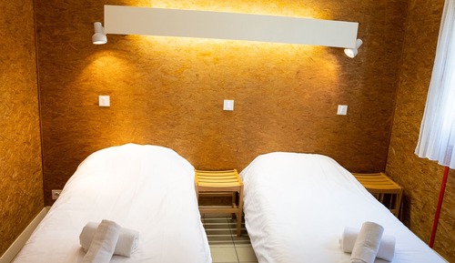 Room, 3 Bedrooms, Connecting Rooms