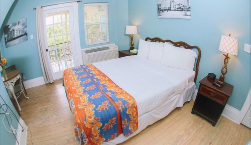 Junior Suite, 1 Queen Bed, Non Smoking