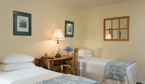 Room (1)