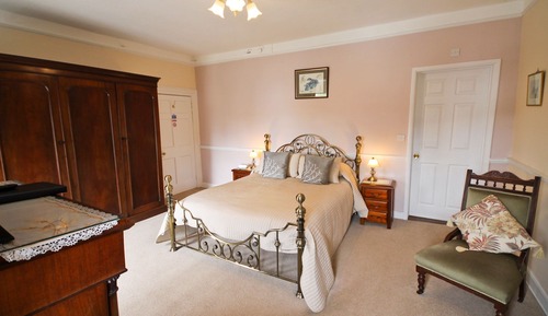 King Room (Oak)